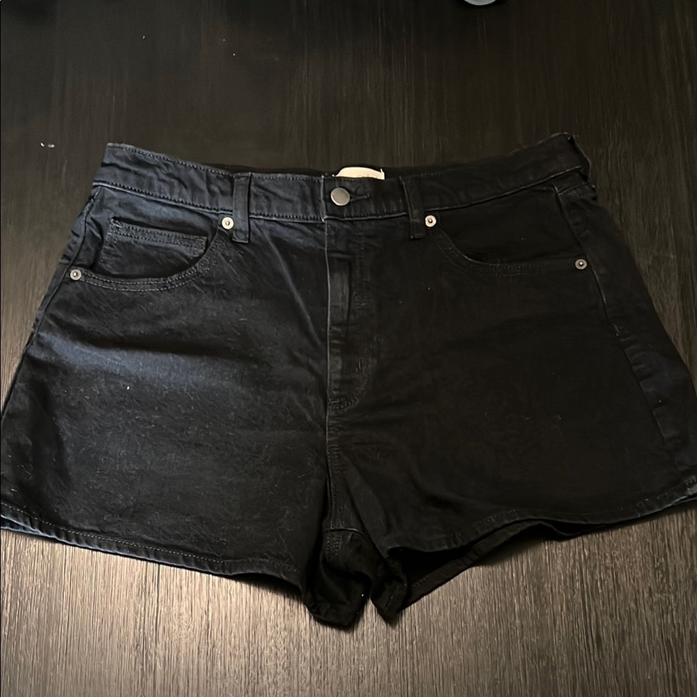 Universal Thread 90s Black Jean Shorts High-Waisted Casual